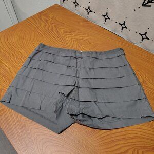Vintage J.Crew Women's Gray Ruffled Tiered Shorts